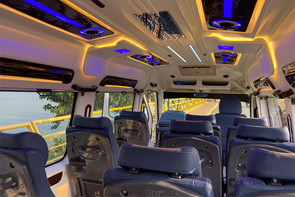 tempo traveller rental service in gorakhpur